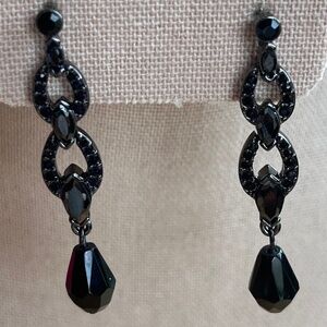 Vintage Carolee Hematite 2" drop earrings
